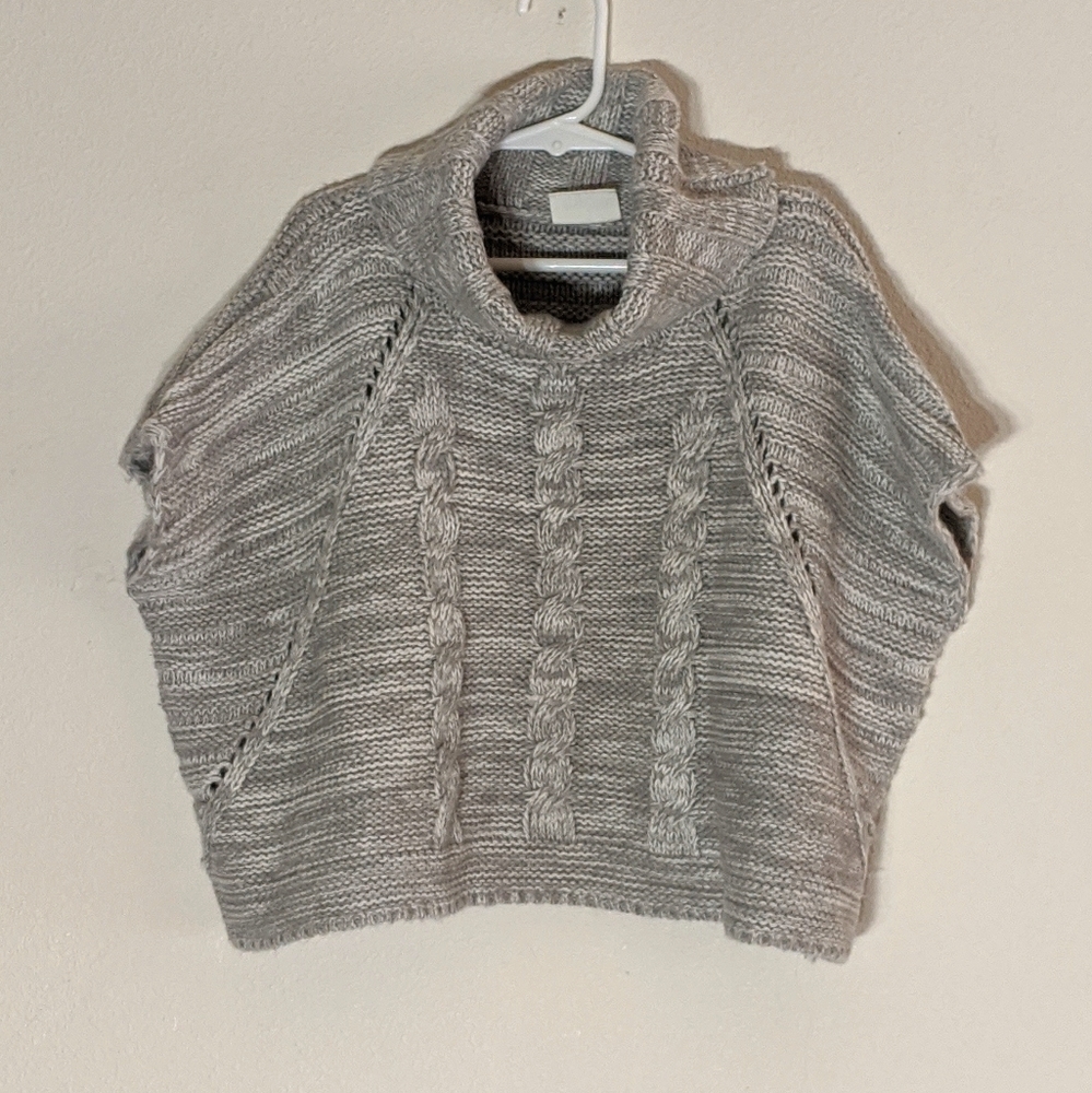 3/$20 🍂 Crazy 8 Poncho Sweater